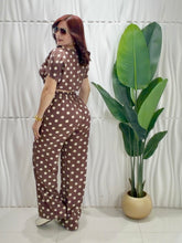 Cargar imagen en el visor de la galería, Polka Dots Chocolate Travel Set
