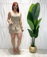 Cargar imagen en el visor de la galería, Sand Vest &amp; Skort Set
