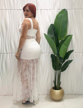 Cargar imagen en el visor de la galería, Lace Top &amp; Skirt Set
