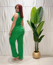 Cargar imagen en el visor de la galería, Esmerald Top &amp; Pant Set
