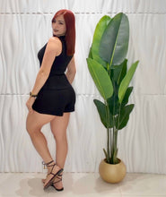 Cargar imagen en el visor de la galería, Black Vest &amp; Short Set
