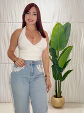 Cargar imagen en el visor de la galería, White Halter Top
