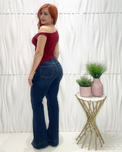 Cargar imagen en el visor de la galería, Vibrant Belt Button Jeans
