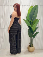 Cargar imagen en el visor de la galería, Black Top &amp; Pant Set
