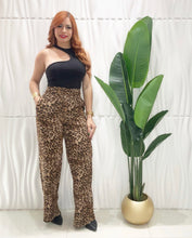 Cargar imagen en el visor de la galería, Animal Print Long Pant
