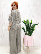 Cargar imagen en el visor de la galería, Tunic Top and Pant Set
