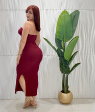 Cargar imagen en el visor de la galería, Burgundy Sweater Midi Dress
