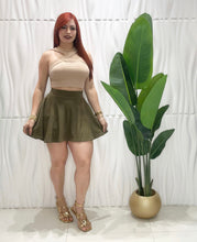 Cargar imagen en el visor de la galería, Olive Skort
