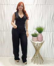 Cargar imagen en el visor de la galería, Black Top &amp; Pant Set
