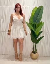 Cargar imagen en el visor de la galería, White Mesh Dress

