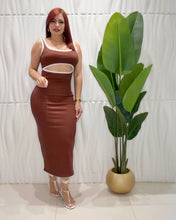 Cargar imagen en el visor de la galería, Chocolate Midi Dress
