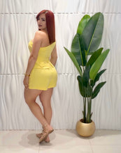 Cargar imagen en el visor de la galería, Yellow Romper
