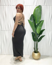 Cargar imagen en el visor de la galería, Black Tube Dress

