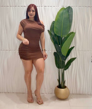 Cargar imagen en el visor de la galería, Chocolate Off Shoulder Dress
