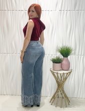 Cargar imagen en el visor de la galería, Luna Straight Jeans
