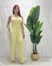 Cargar imagen en el visor de la galería, Travel Yellow Set
