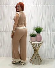 Cargar imagen en el visor de la galería, Nude &amp; Beige Sweater Set
