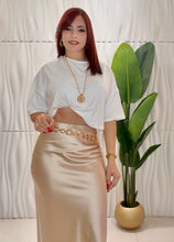 Cargar imagen en el visor de la galería, White Crop Top Tshirt
