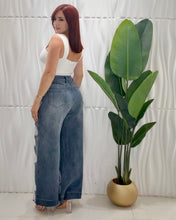 Cargar imagen en el visor de la galería, White Lace Hight Waist Jeans
