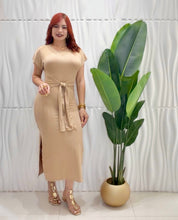 Cargar imagen en el visor de la galería, Midi Taupe Dress
