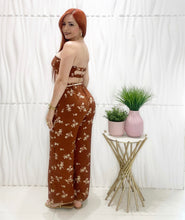 Cargar imagen en el visor de la galería, Camel Crop Top &amp; Palazzo Set
