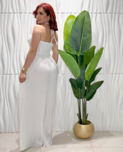 Cargar imagen en el visor de la galería, Pleated White Jumpsuit
