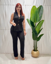 Cargar imagen en el visor de la galería, Black Top &amp; Pant Set
