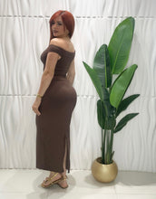Cargar imagen en el visor de la galería, Chocolate Midi Dress
