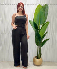 Cargar imagen en el visor de la galería, Black Top &amp; Pant Set
