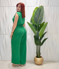 Cargar imagen en el visor de la galería, Green Jumpsuit
