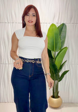 Cargar imagen en el visor de la galería, Classic Square Neck Top
