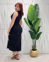 Cargar imagen en el visor de la galería, Black Top &amp; Midi Skirt
