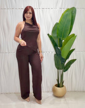 Cargar imagen en el visor de la galería, Chocolate Open Back Top &amp; Pant Set

