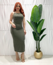 Cargar imagen en el visor de la galería, Olive Midi Dress
