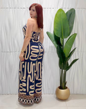 Cargar imagen en el visor de la galería, Navy Halter Jumpsuit
