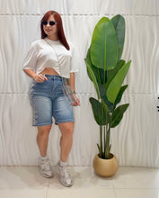 Cargar imagen en el visor de la galería, Bermuda Short Jeans
