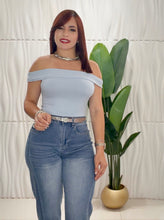 Cargar imagen en el visor de la galería, Off Shoulder Basic Top
