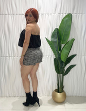Cargar imagen en el visor de la galería, Black &amp; White Strapples Romper
