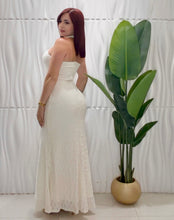 Cargar imagen en el visor de la galería, Ivory Maxi Dress
