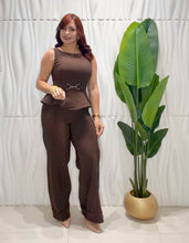 Cargar imagen en el visor de la galería, Chocolate Peplum Top &amp; Pant Set
