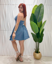 Cargar imagen en el visor de la galería, Halter Light Denim Dress
