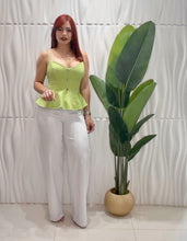 Cargar imagen en el visor de la galería, Vibrant White Jeans
