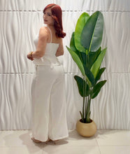 Cargar imagen en el visor de la galería, White Strapples Vest Set
