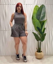 Cargar imagen en el visor de la galería, Black Travel Short Set
