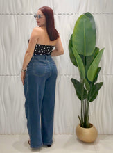 Cargar imagen en el visor de la galería, Asymmetric Medium Blue Jeans

