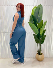 Cargar imagen en el visor de la galería, Denim Light Vest &amp; Pant Set
