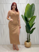 Cargar imagen en el visor de la galería, Camel Midi Dress
