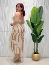 Cargar imagen en el visor de la galería, Camel Beige Top &amp; Skirt Set
