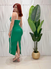 Cargar imagen en el visor de la galería, Classy Midi Green Dress
