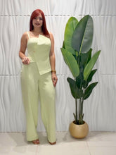 Cargar imagen en el visor de la galería, Menta Vest Jumpsuit
